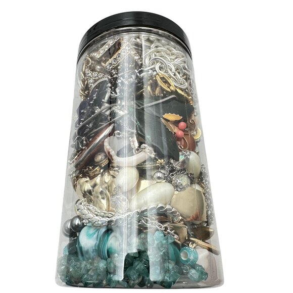 Mystery Jewelry Jar #1043 Wearable Quality Pieces 2lbs Necklace Bracelet Earring - Picture 2 of 4